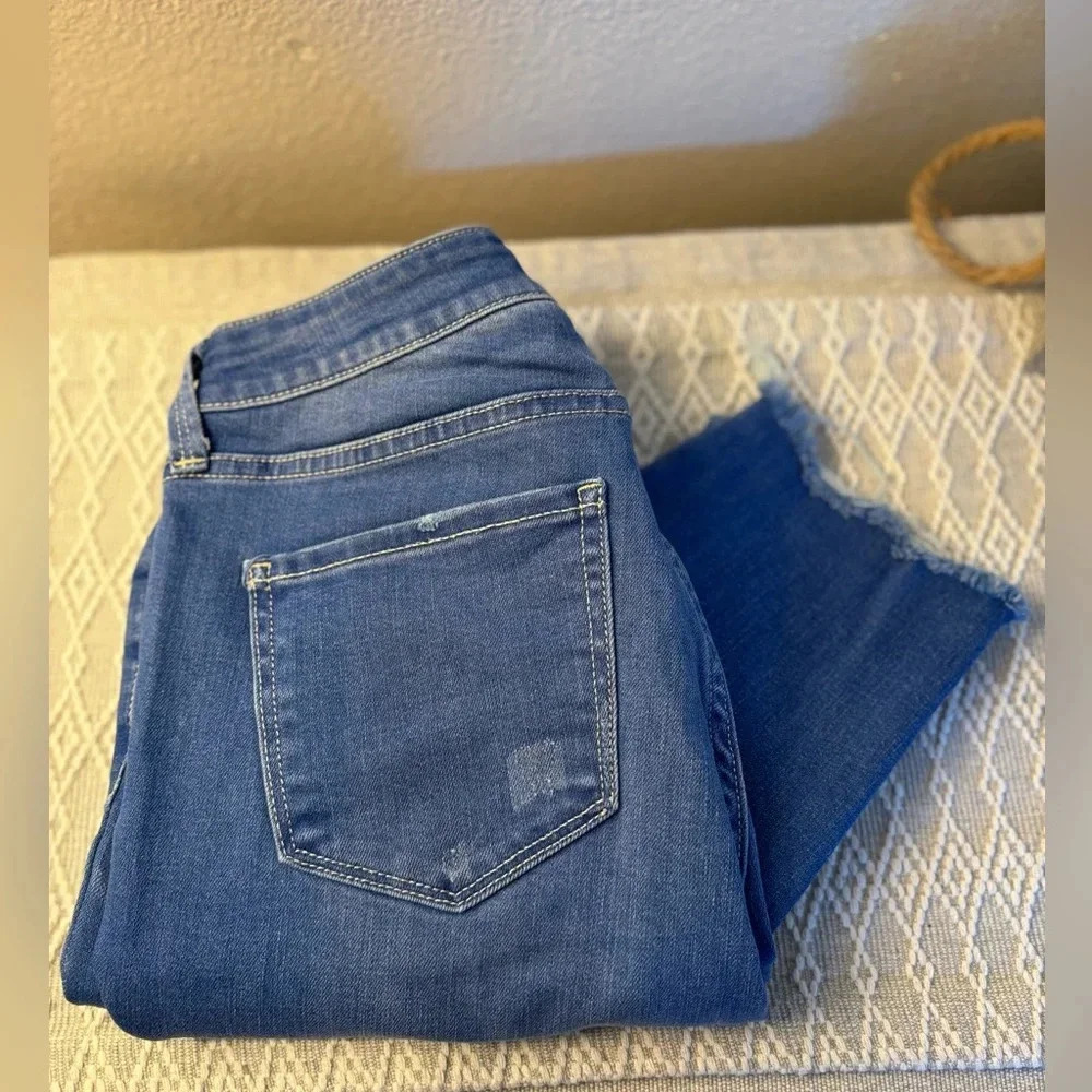 Arizona Jean Co Size 5 Jeans. Frayed bottom, ripped and frayed. Gently Used.